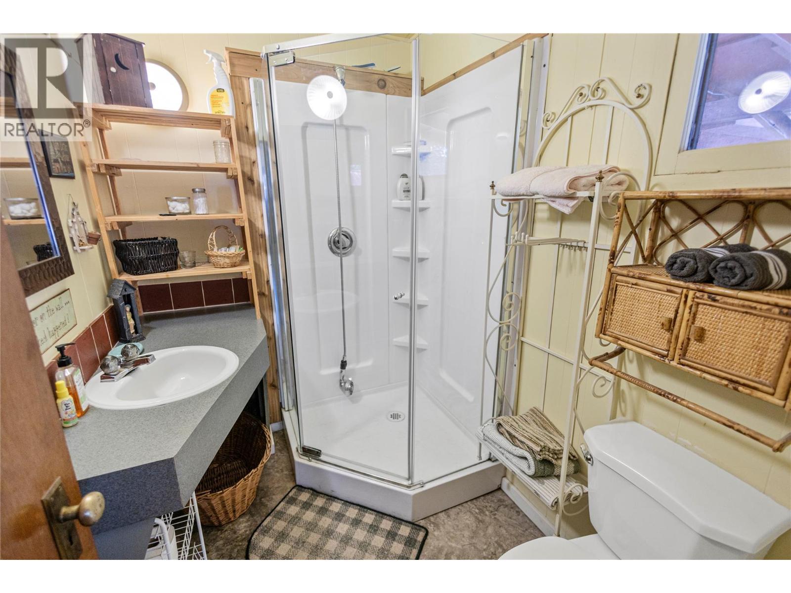 1581 Neimi Road, Christina Lake, British Columbia  V0H 1E0 - Photo 11 - 10380703