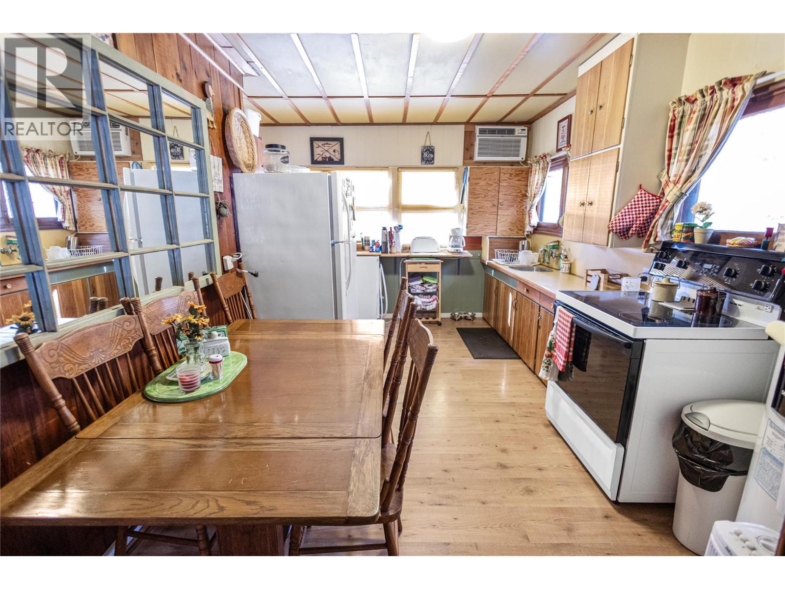 1581 Neimi Road, Christina Lake, British Columbia  V0H 1E0 - Photo 9 - 10380703