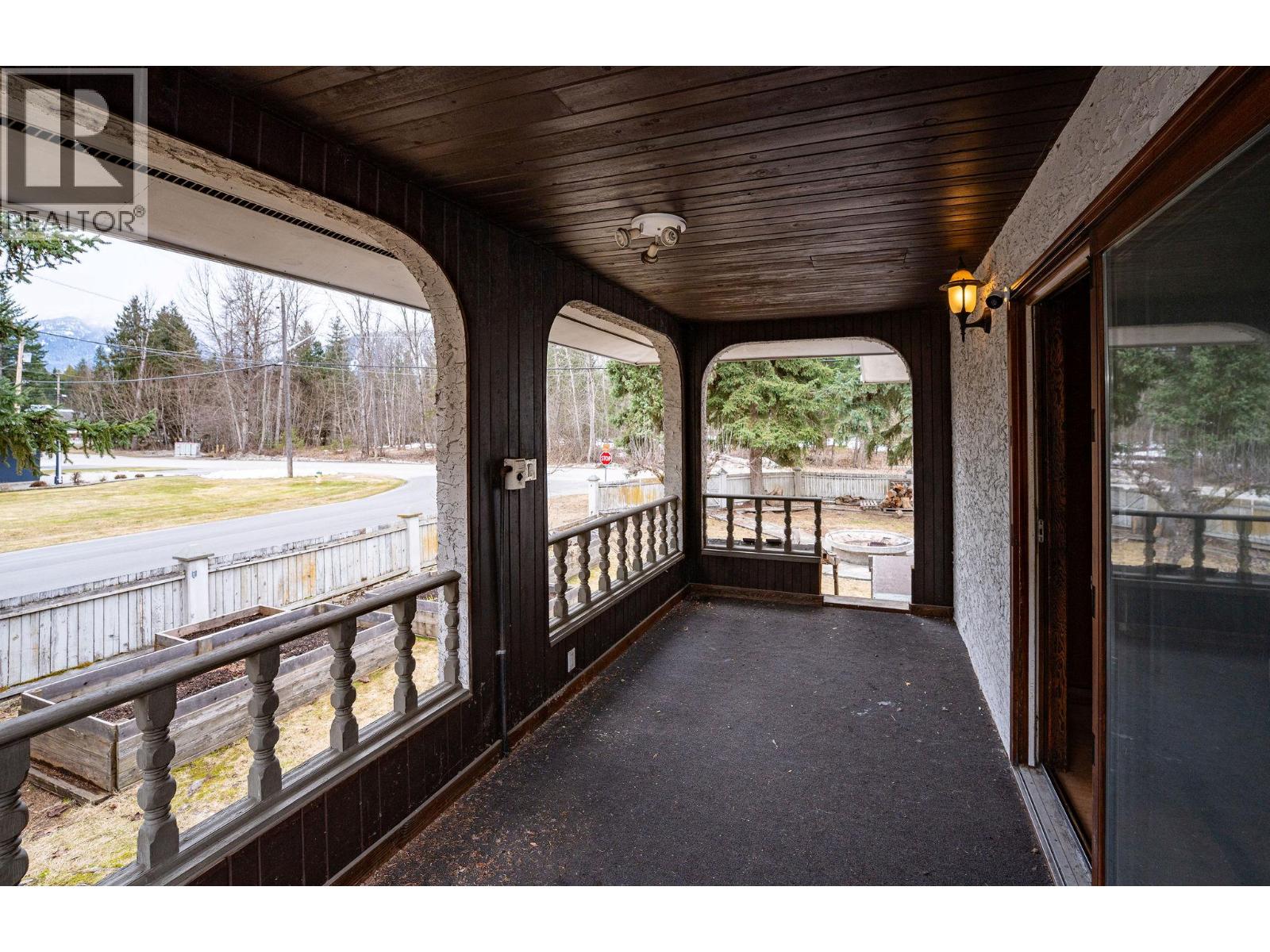 1616 Dogwood Drive, Revelstoke, British Columbia  V0E 2S1 - Photo 19 - 10381457