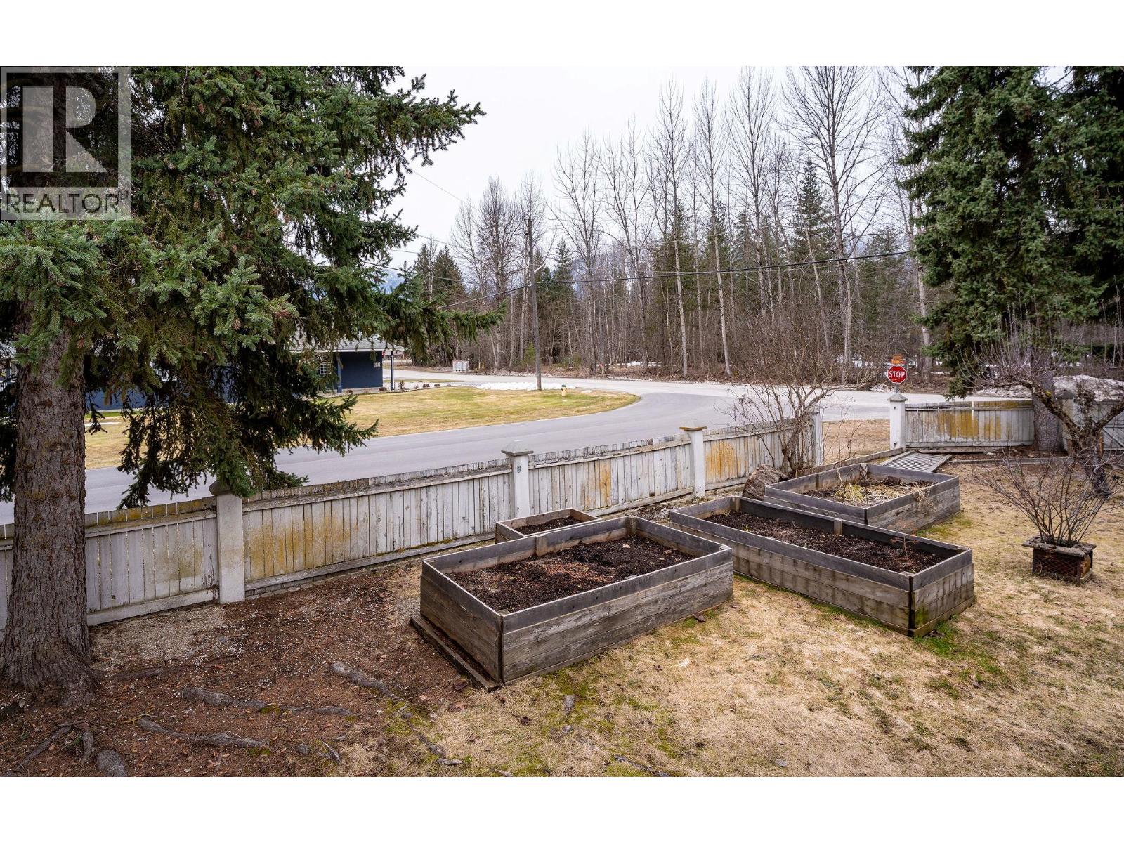 1616 Dogwood Drive, Revelstoke, British Columbia  V0E 2S1 - Photo 21 - 10381457