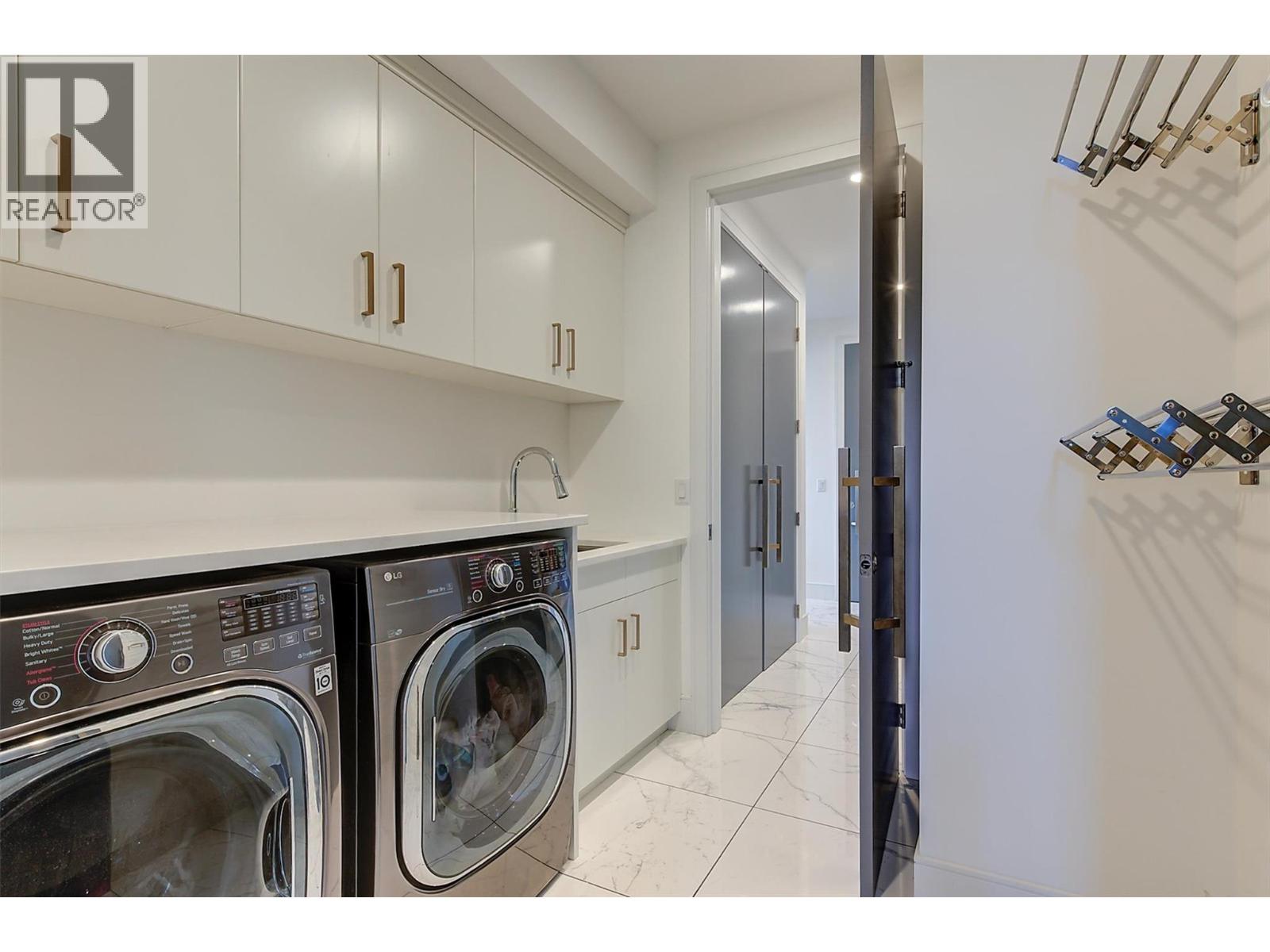 3961 Beachview Drive E, West Kelowna, British Columbia  V4T 2K1 - Photo 19 - 10381144