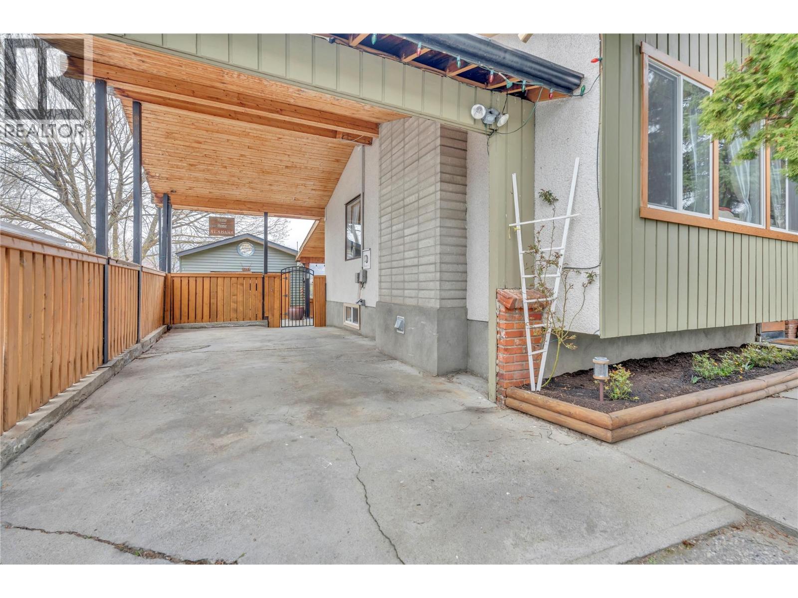 2471 Mckenzie Street, Penticton, British Columbia  V2A 6H9 - Photo 19 - 10381529