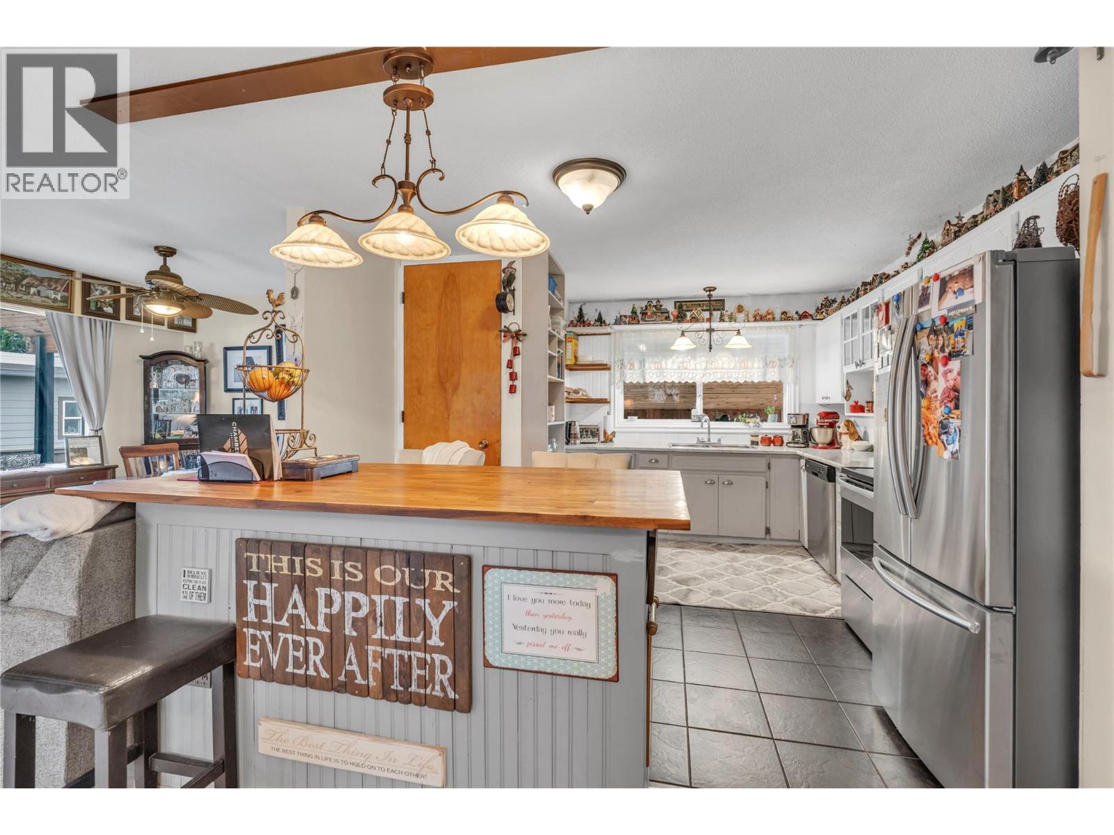 2471 Mckenzie Street, Penticton, British Columbia  V2A 6H9 - Photo 5 - 10381529