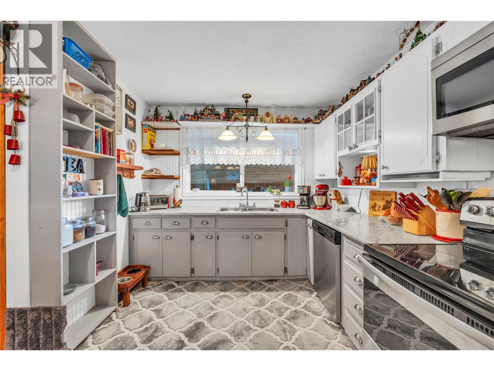 2471 Mckenzie Street, Penticton, British Columbia  V2A 6H9 - Photo 7 - 10381529