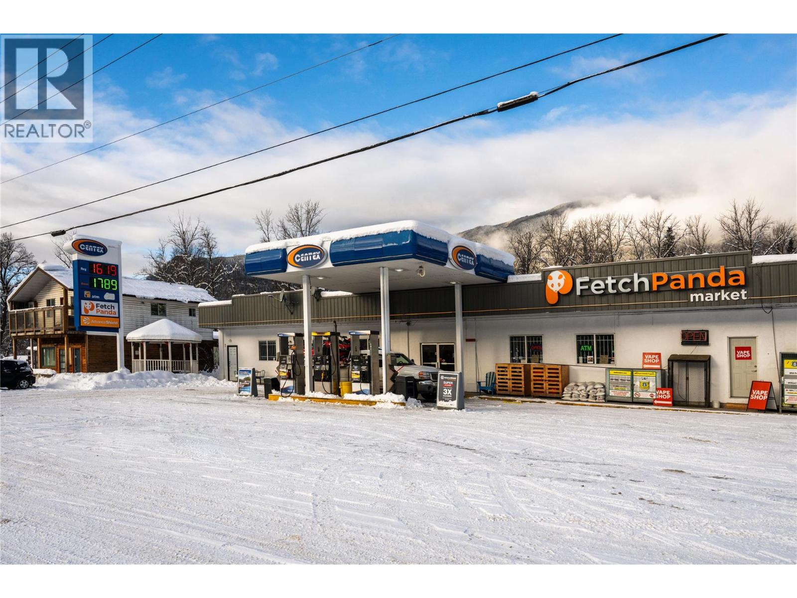 3643 Malakwa Road, Malakwa, British Columbia  V0E 2J0 - Photo 3 - 10381503