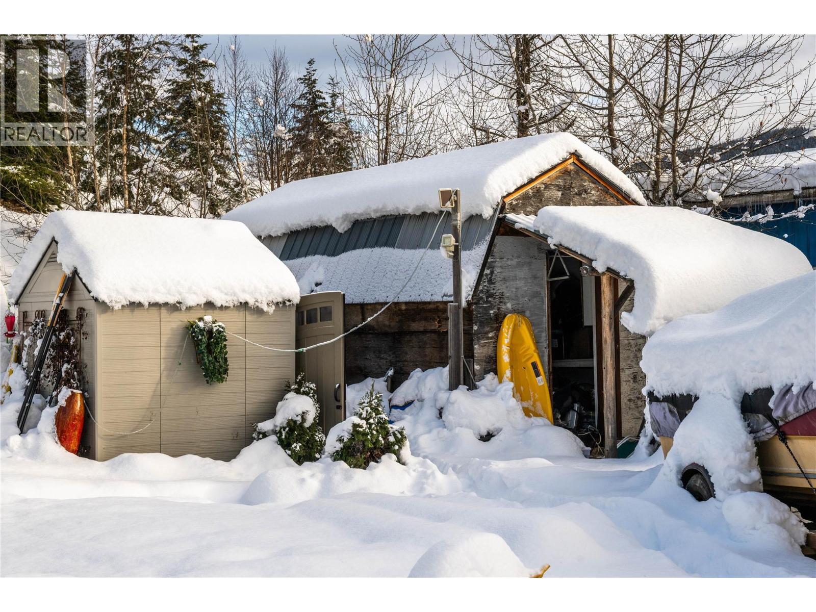 3643 Malakwa Road, Malakwa, British Columbia  V0E 2J0 - Photo 13 - 10381398