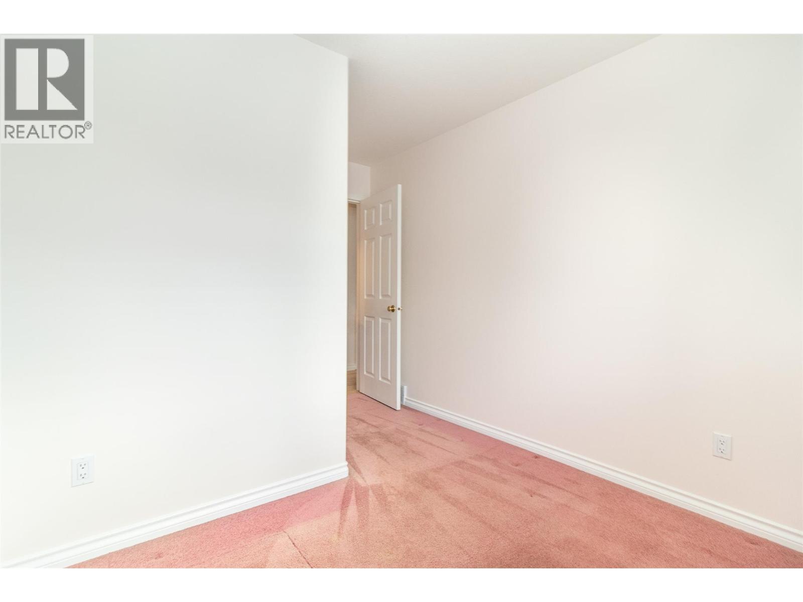 1035 Tataryn Road, Kelowna, British Columbia  V1X 1N6 - Photo 11 - 10381495