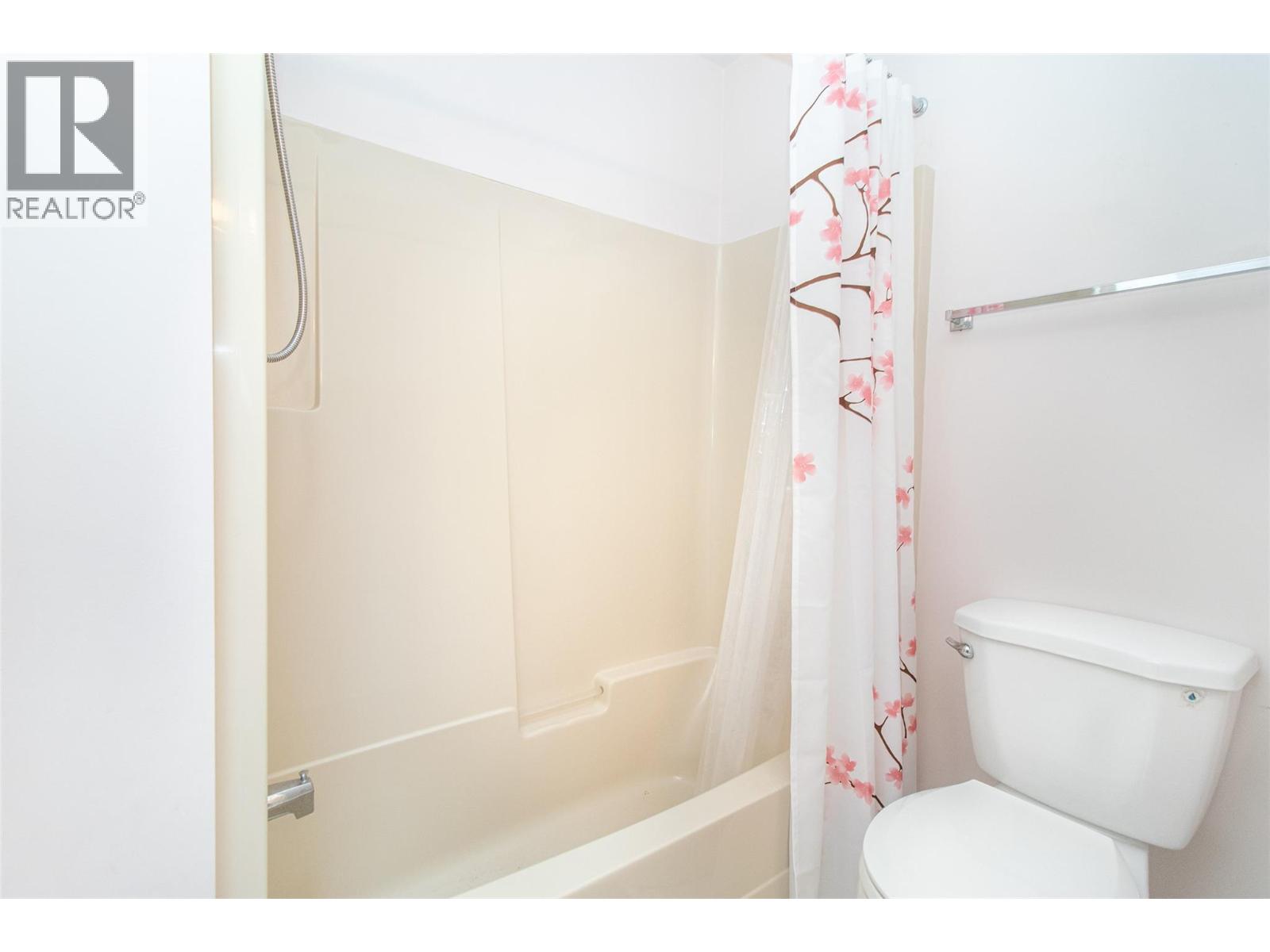 1035 Tataryn Road, Kelowna, British Columbia  V1X 1N6 - Photo 13 - 10381495