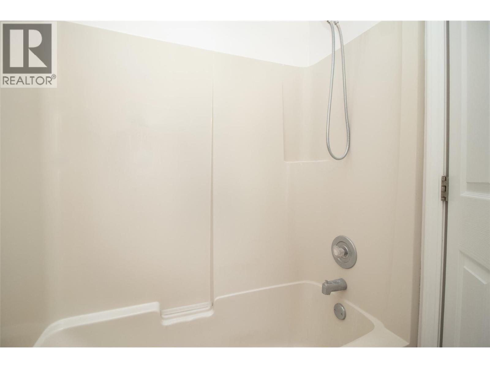 1035 Tataryn Road, Kelowna, British Columbia  V1X 1N6 - Photo 18 - 10381495