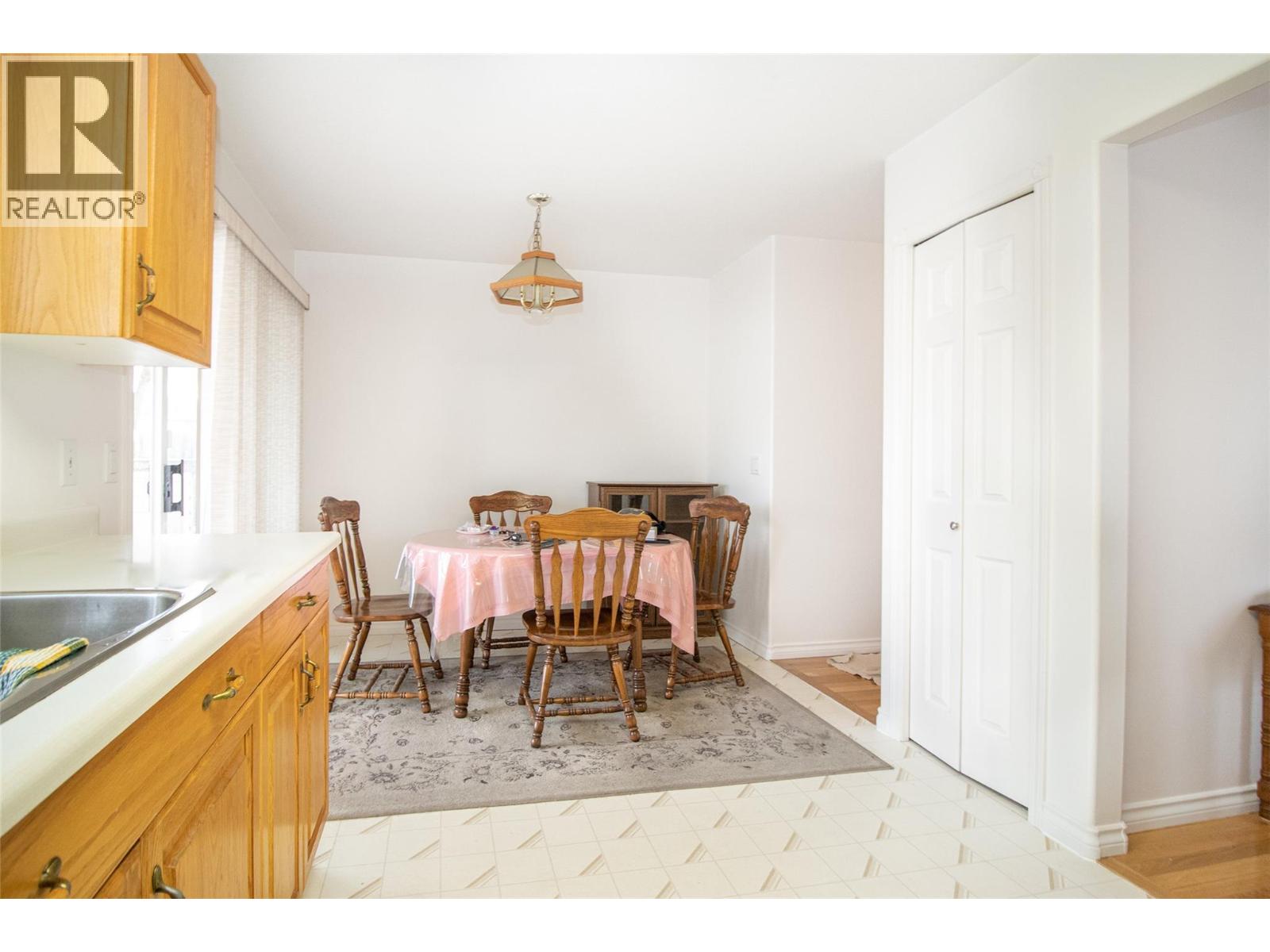 1035 Tataryn Road, Kelowna, British Columbia  V1X 1N6 - Photo 8 - 10381495