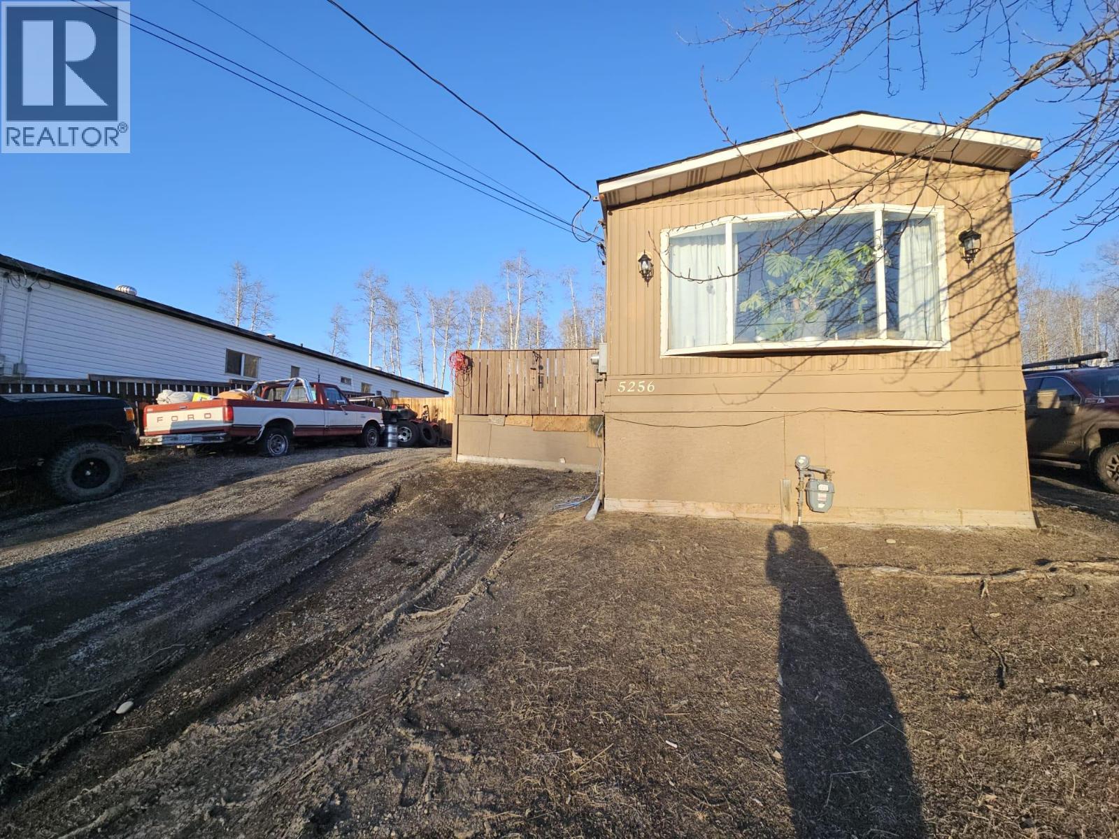 5256 45 Street Se, Chetwynd, British Columbia  V0C 1J0 - Photo 2 - 10381483