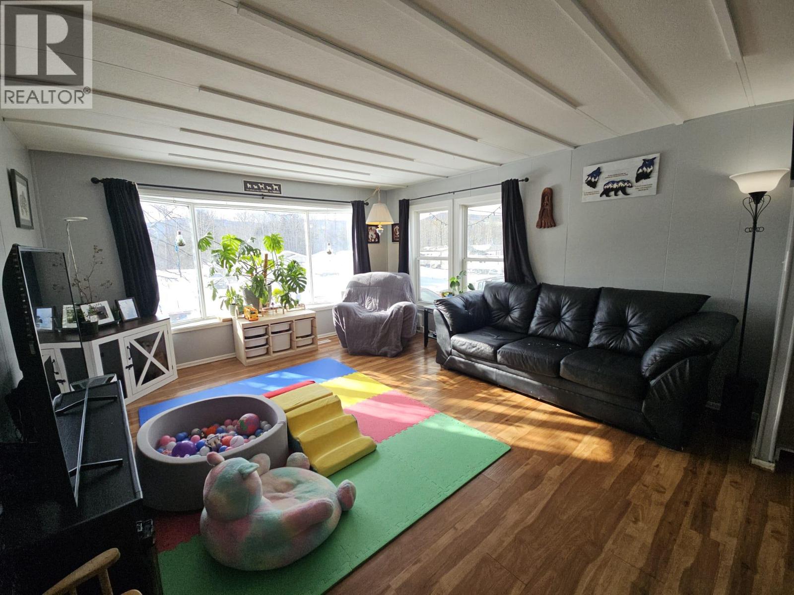 5256 45 Street Se, Chetwynd, British Columbia  V0C 1J0 - Photo 3 - 10381483