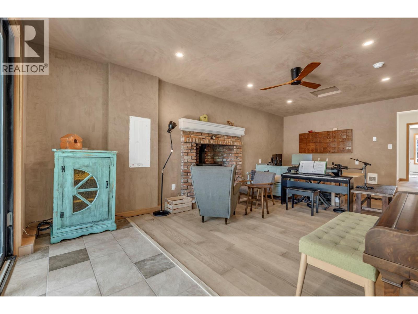 212 Carr Crescent, Oliver, British Columbia  V0H 1T5 - Photo 13 - 10381467