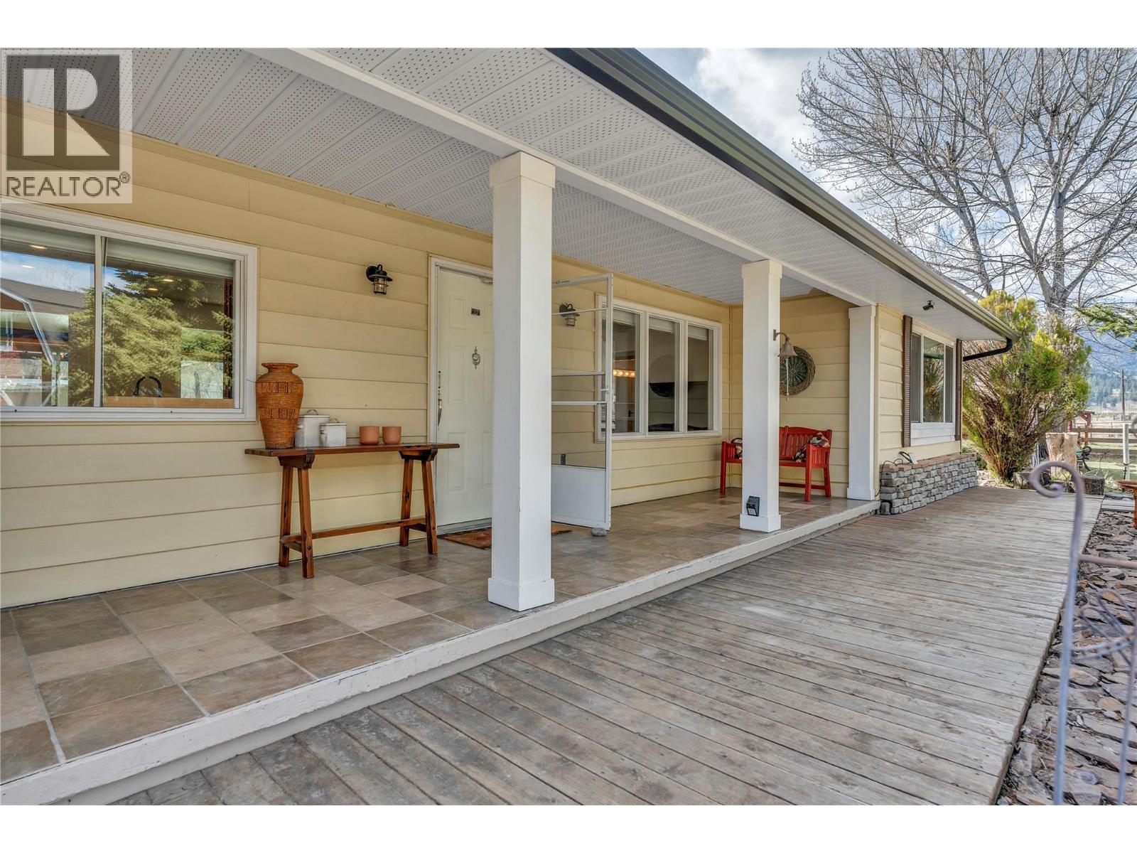 212 Carr Crescent, Oliver, British Columbia  V0H 1T5 - Photo 3 - 10381467