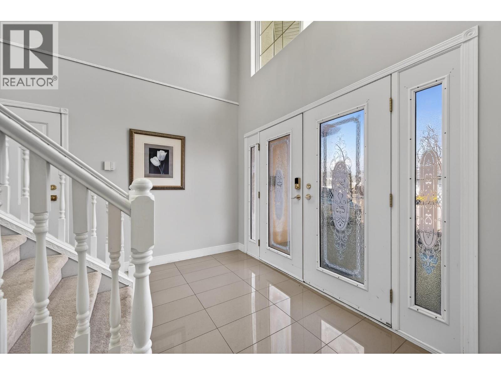 1057 Lincoln Court, Kamloops, British Columbia  V2B 8L5 - Photo 2 - 10381456