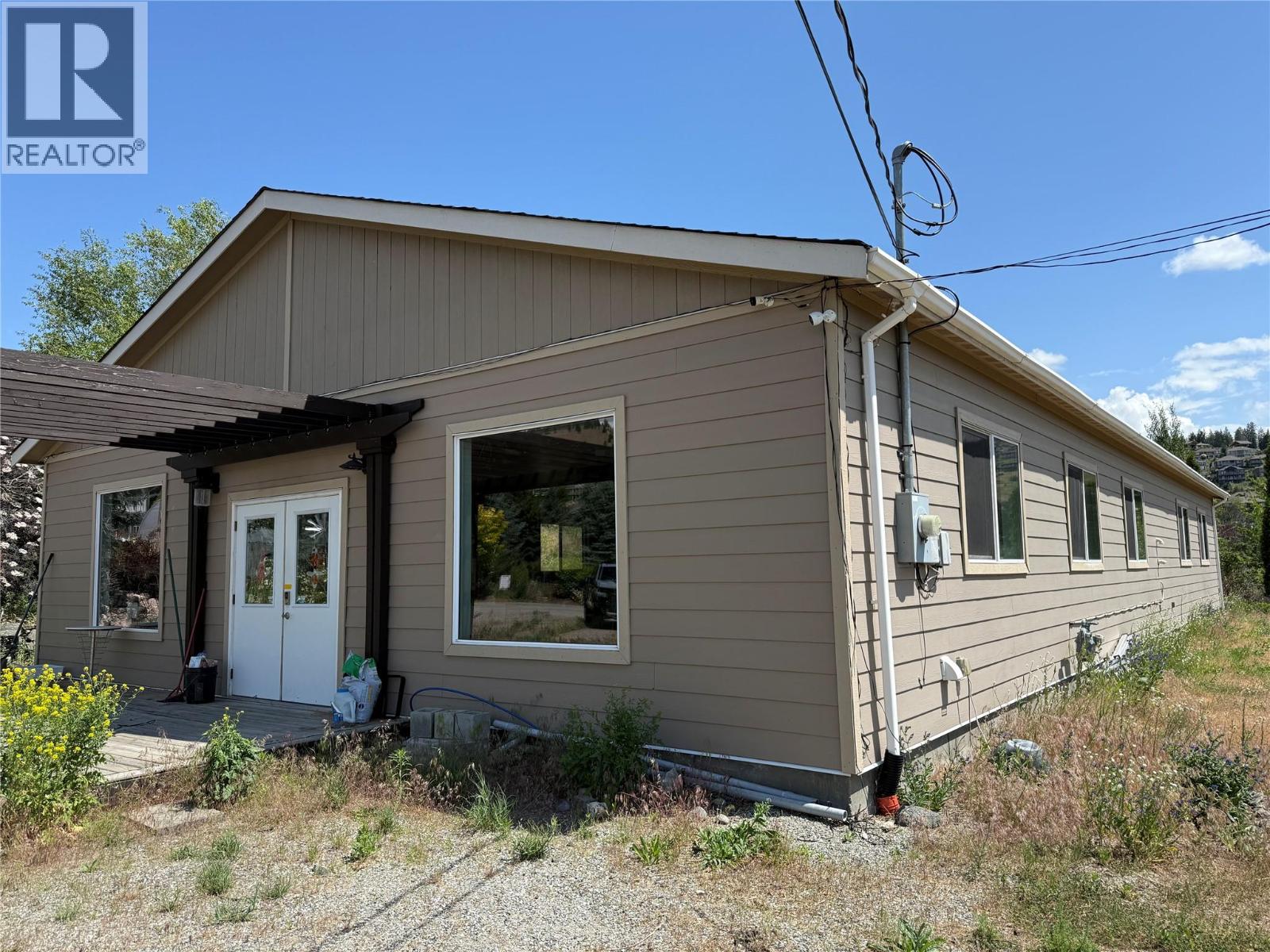 1605 Garner Road, Kelowna, British Columbia  V1P 1E5 - Photo 2 - 10380540