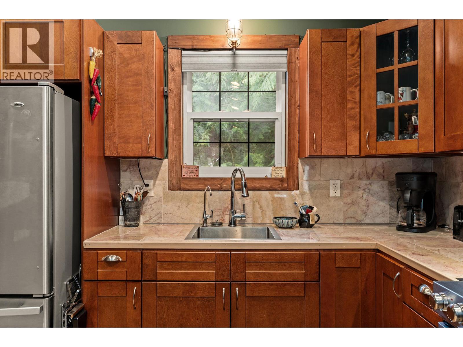 3463 Catherwood Road, Revelstoke, British Columbia  V0E 2S1 - Photo 12 - 10379175