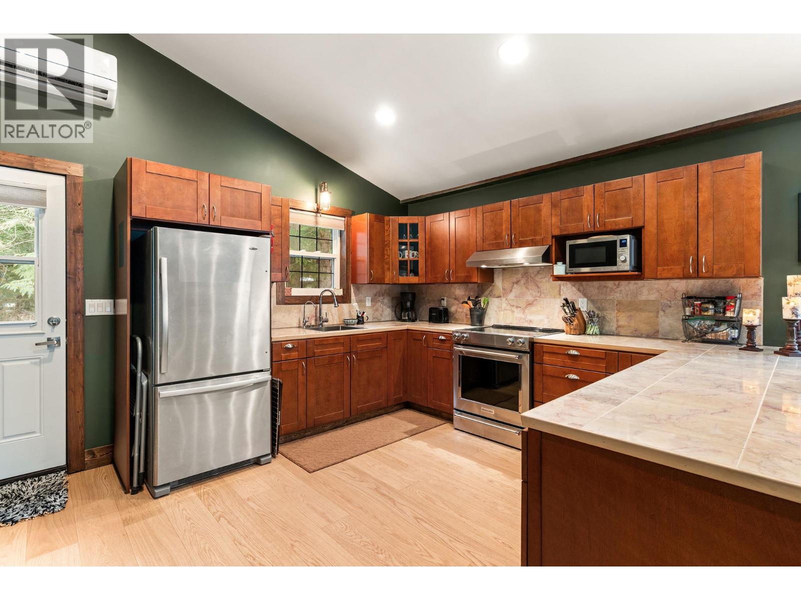 3463 Catherwood Road, Revelstoke, British Columbia  V0E 2S1 - Photo 13 - 10379175