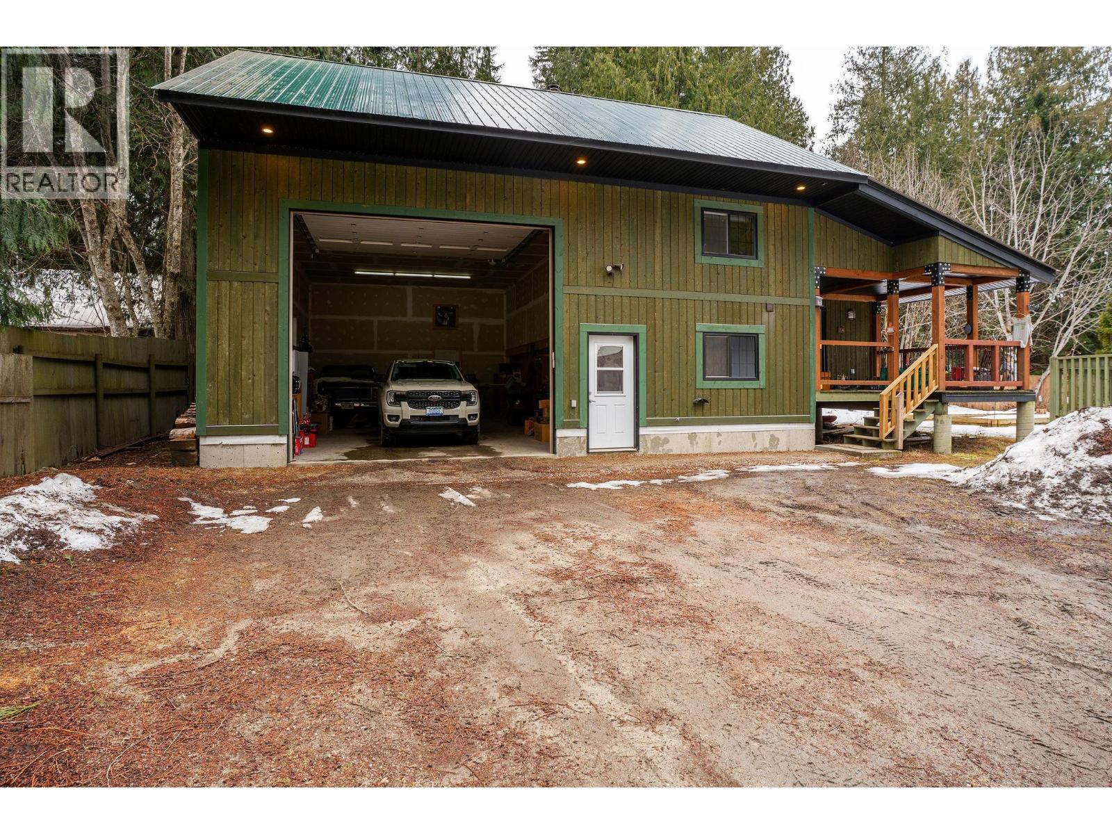 3463 Catherwood Road, Revelstoke, British Columbia  V0E 2S1 - Photo 7 - 10379175