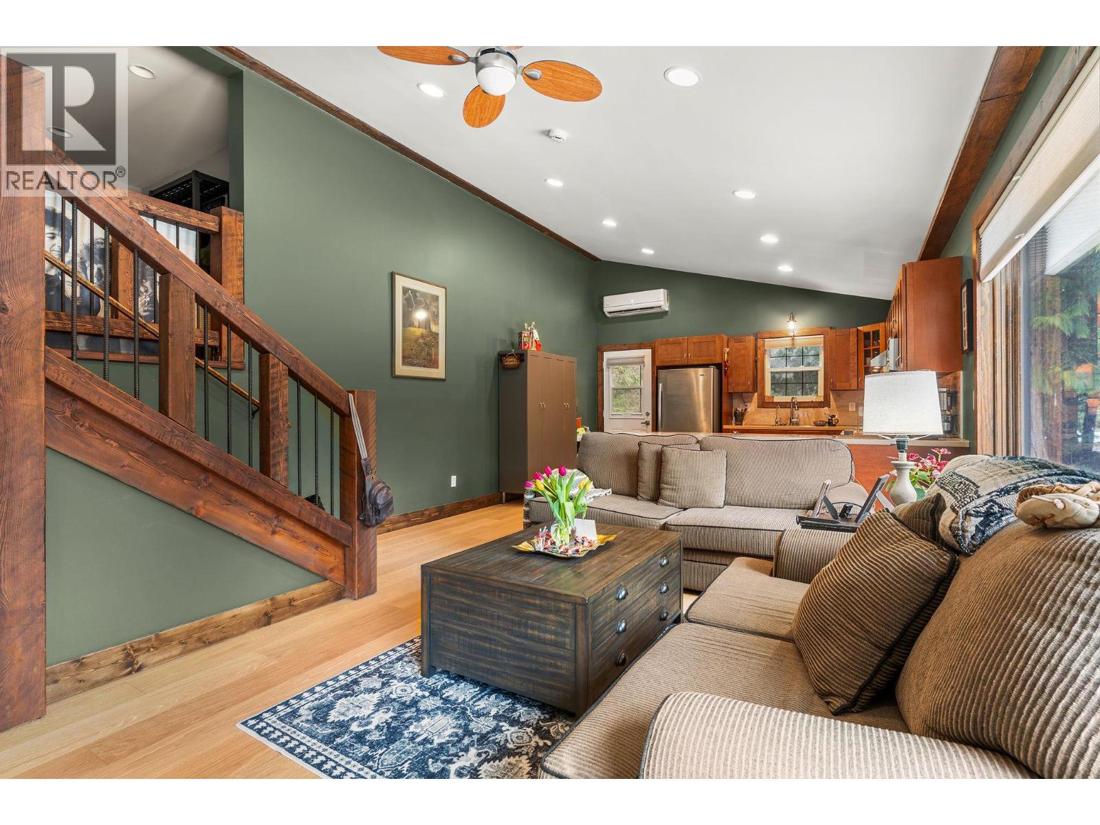 3463 Catherwood Road, Revelstoke, British Columbia  V0E 2S1 - Photo 9 - 10379175