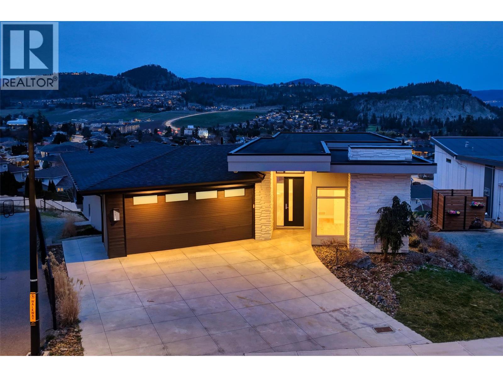 1341 Sladen Crescent, Kelowna, British Columbia  V1V 2Y1 - Photo 3 - 10381395