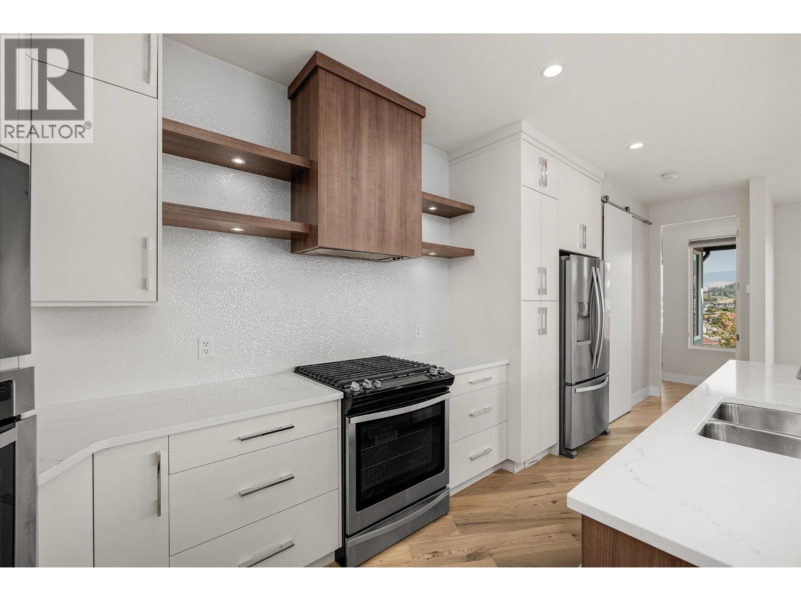 1341 Sladen Crescent, Kelowna, British Columbia  V1V 2Y1 - Photo 9 - 10381395