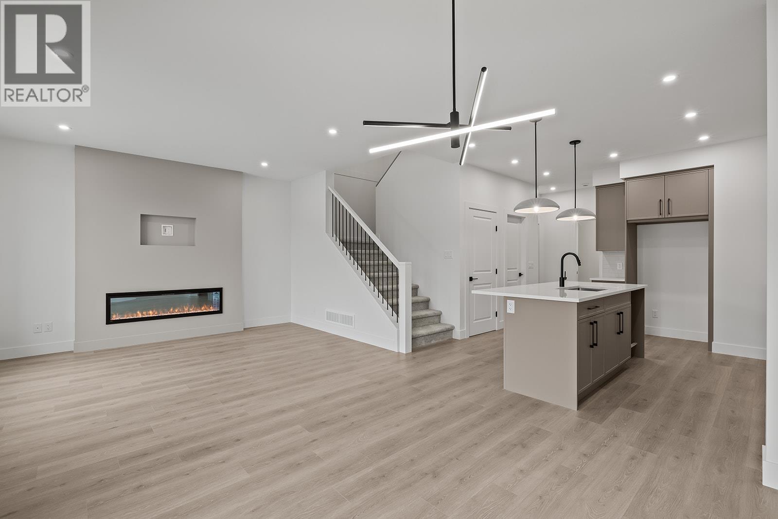 365 Arrowleaf Rise, Coldstream, British Columbia  V1B 0B5 - Photo 10 - 10381128