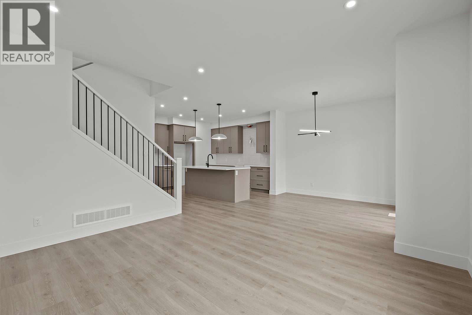 365 Arrowleaf Rise, Coldstream, British Columbia  V1B 0B5 - Photo 19 - 10381128