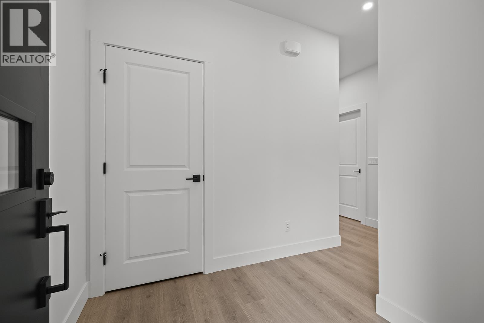 365 Arrowleaf Rise, Coldstream, British Columbia  V1B 0B5 - Photo 6 - 10381128