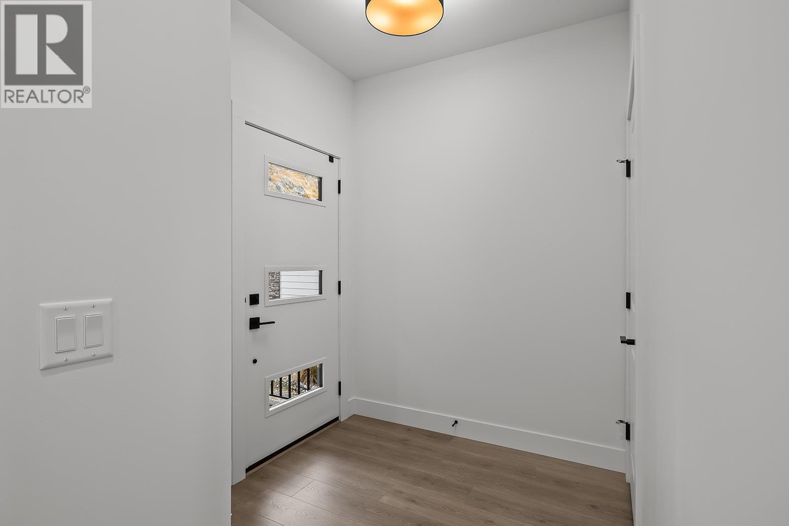 365 Arrowleaf Rise, Coldstream, British Columbia  V1B 0B5 - Photo 7 - 10381128