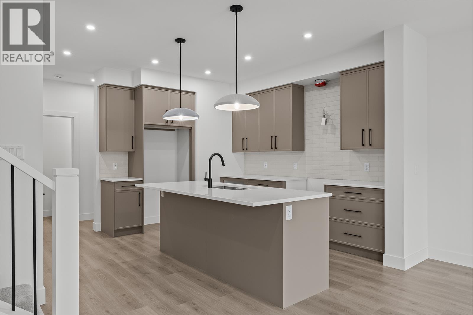 365 Arrowleaf Rise, Coldstream, British Columbia  V1B 0B5 - Photo 8 - 10381128