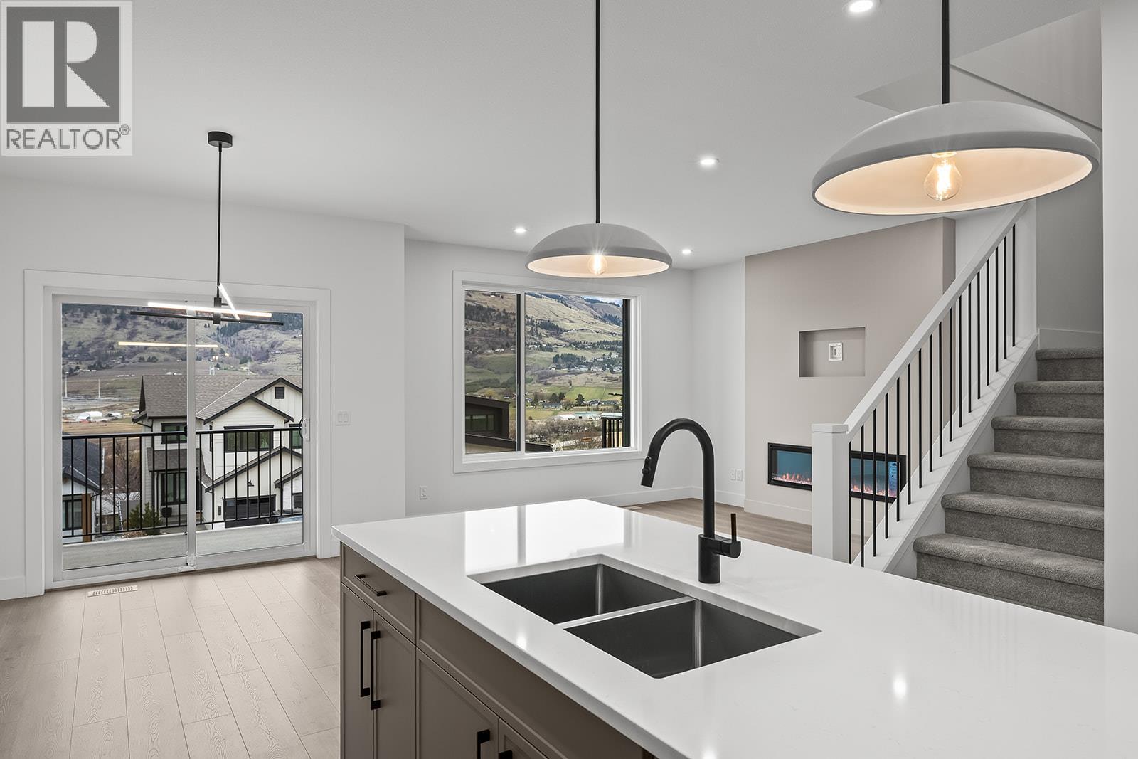 365 Arrowleaf Rise, Coldstream, British Columbia  V1B 0B5 - Photo 9 - 10381128