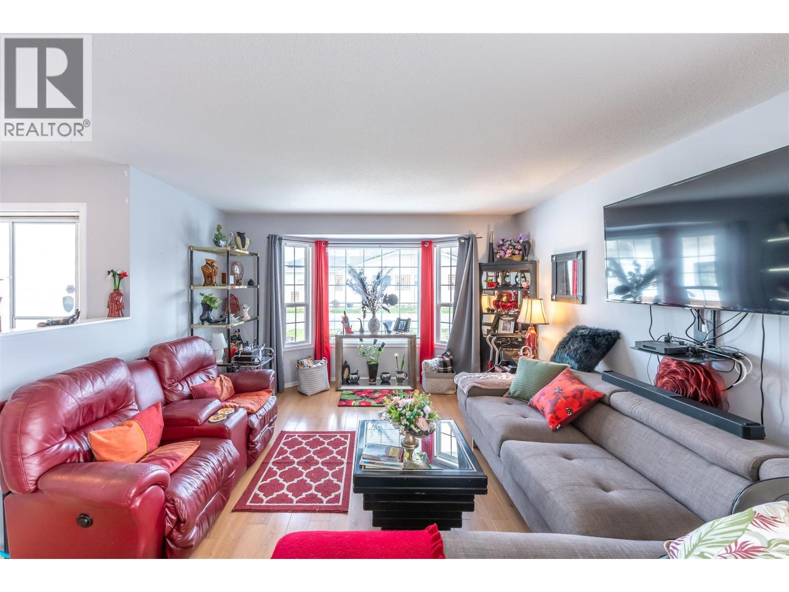 322 Falcon Drive, Penticton, British Columbia  V2A 8K6 - Photo 4 - 10381538