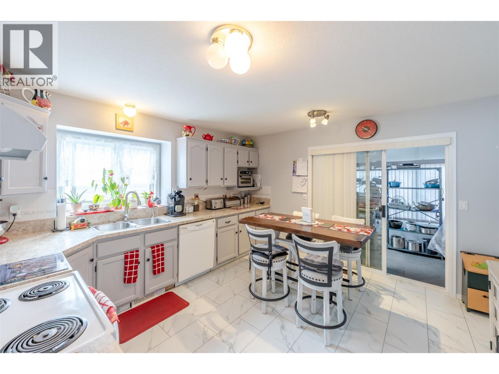 322 Falcon Drive, Penticton, British Columbia  V2A 8K6 - Photo 8 - 10381538