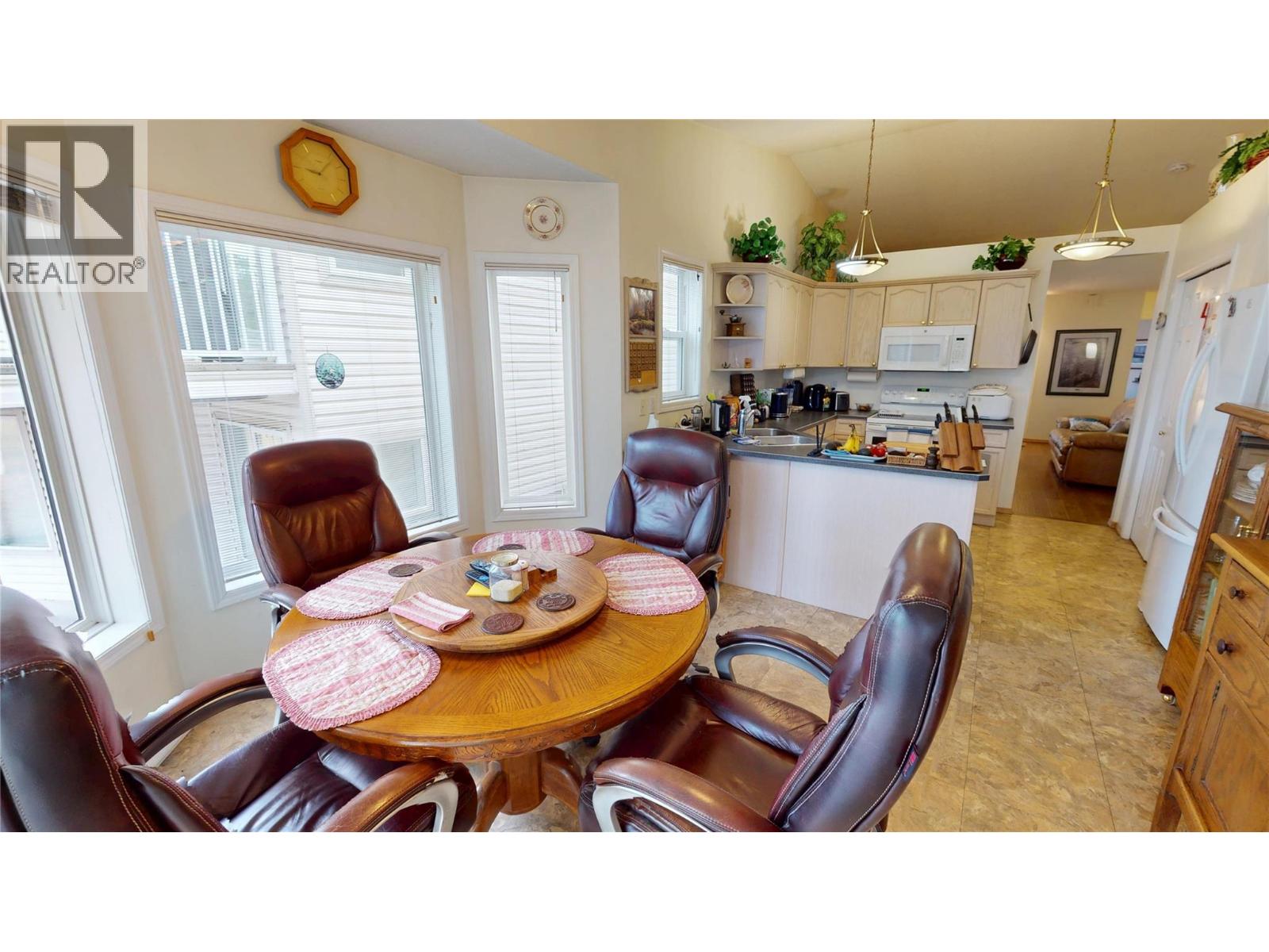 7559 Columbia Avenue Unit# 4, Radium Hot Springs, British Columbia  V0A 1M0 - Photo 13 - 10381526