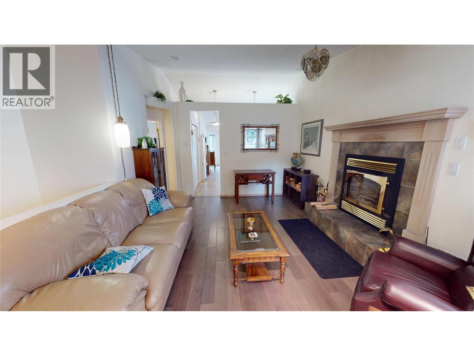 7559 Columbia Avenue Unit# 4, Radium Hot Springs, British Columbia  V0A 1M0 - Photo 7 - 10381526