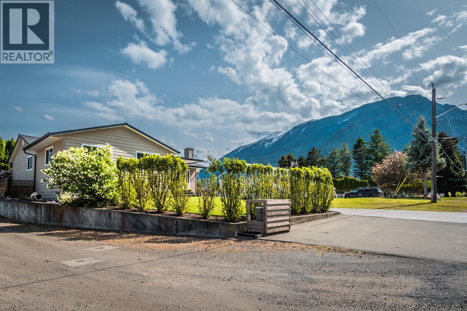 692 Summers Street, Lillooet, British Columbia  V0K 1V0 - Photo 51 - 10381333