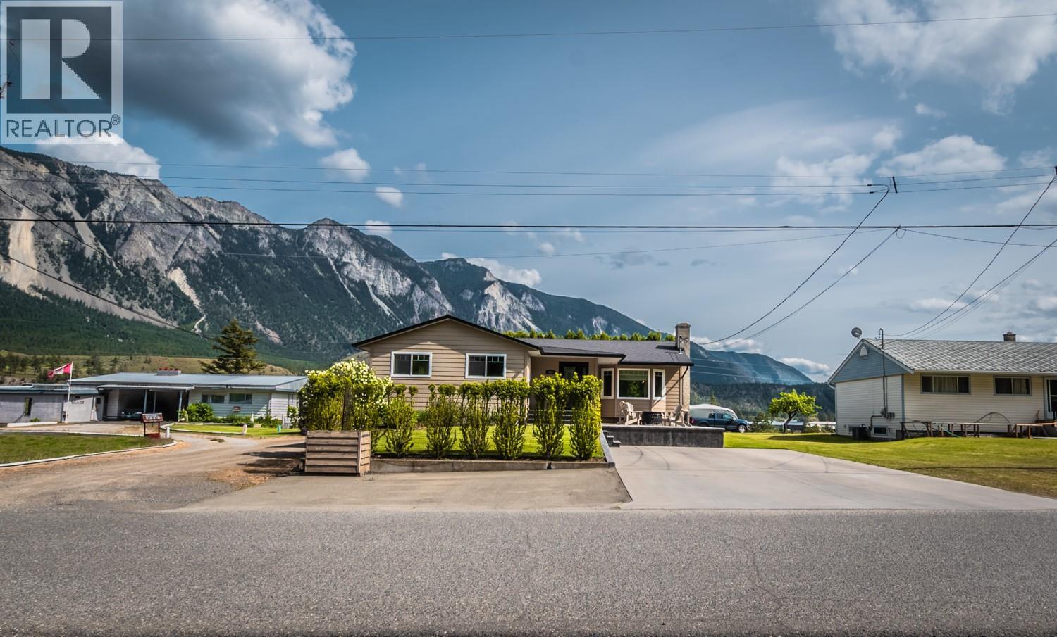 692 Summers Street, Lillooet, British Columbia  V0K 1V0 - Photo 65 - 10381333