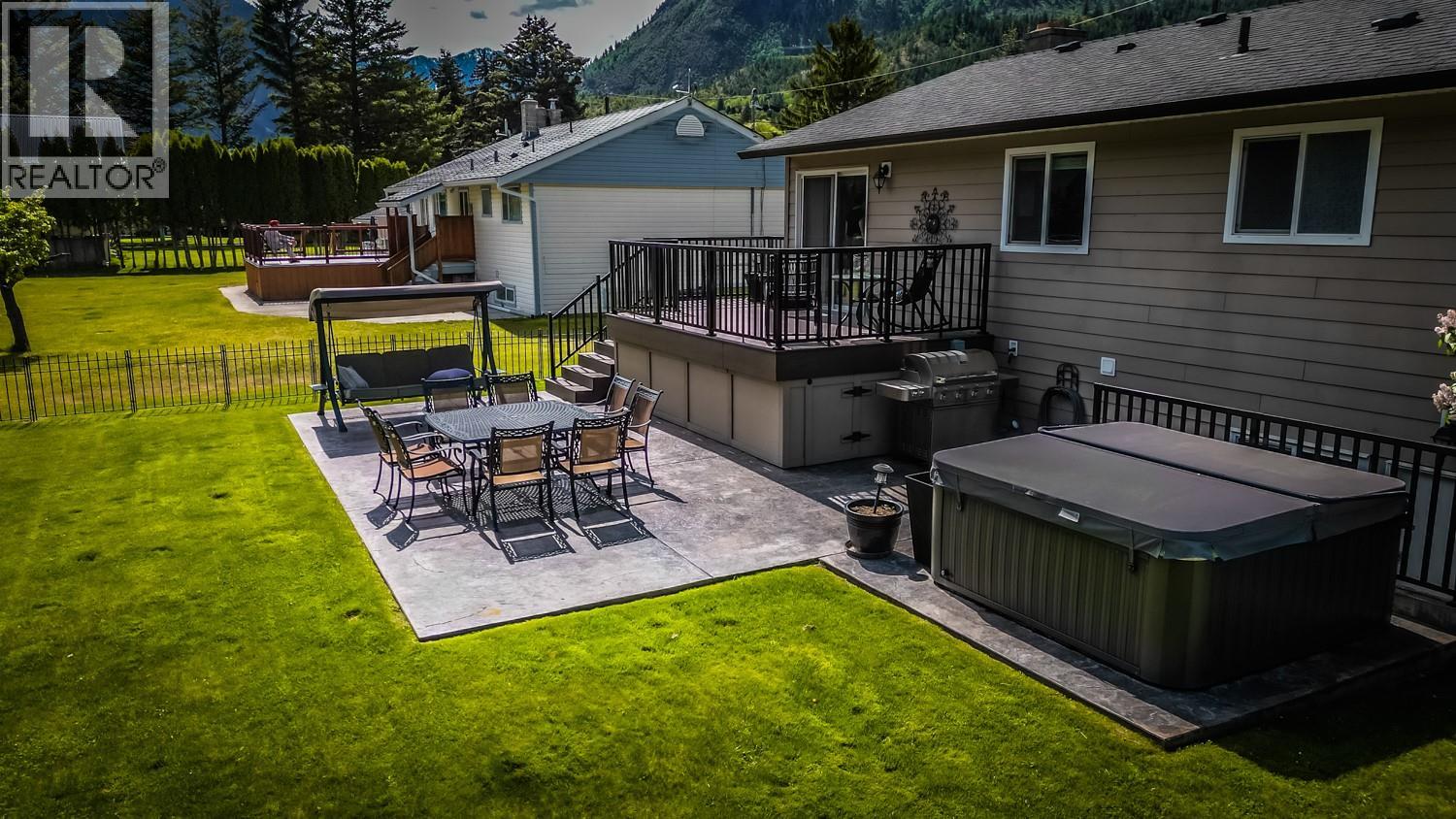 692 Summers Street, Lillooet, British Columbia  V0K 1V0 - Photo 8 - 10381333