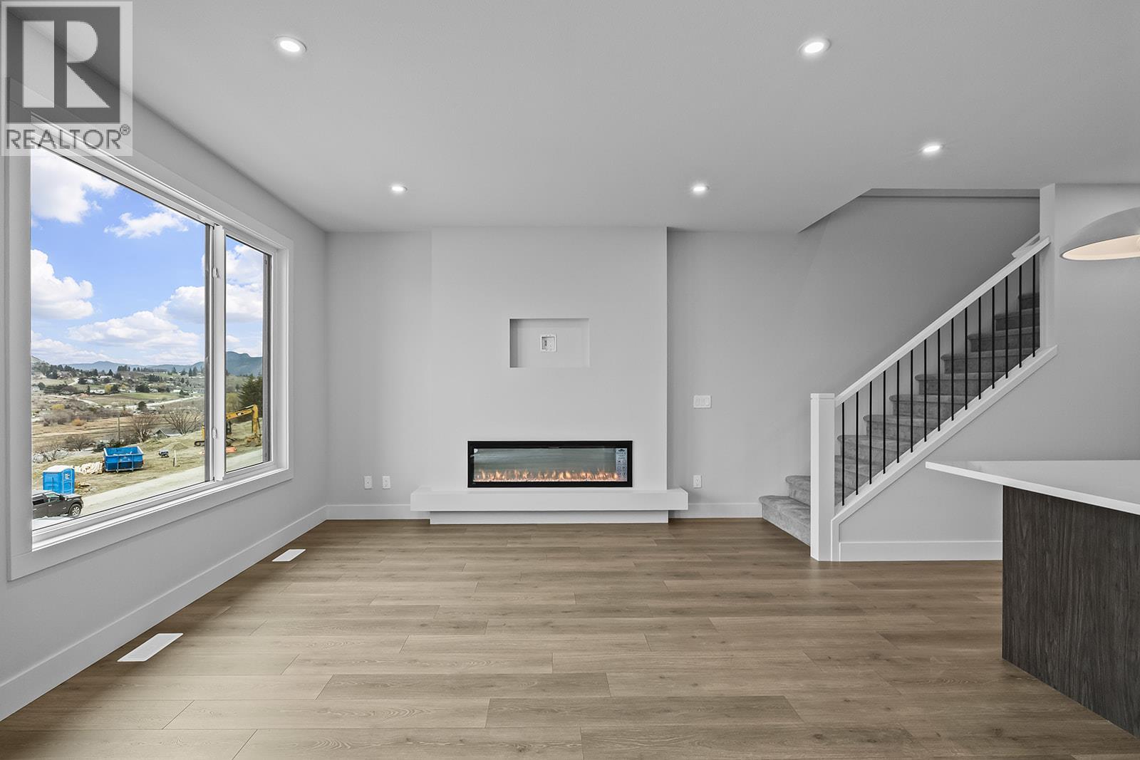 369 Arrowleaf Rise, Coldstream, British Columbia  V1B 0B5 - Photo 6 - 10381140