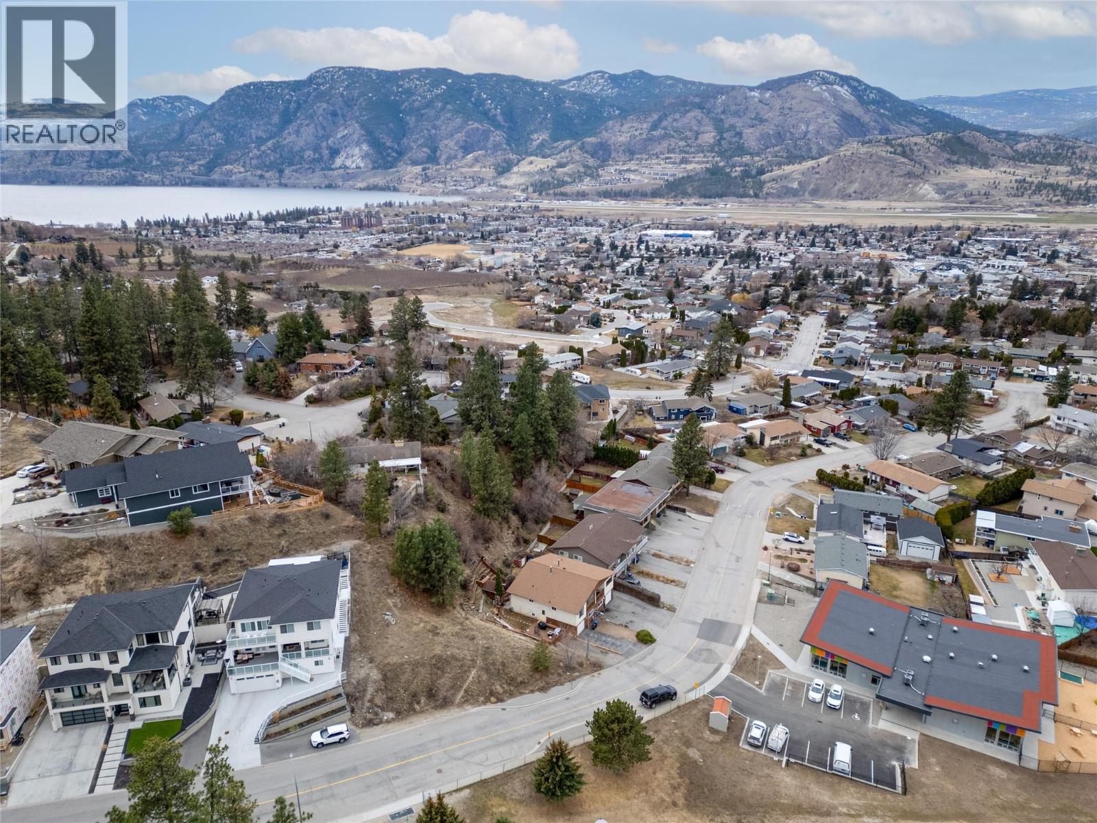 604 Balsam Avenue, Penticton, British Columbia  V2A 0B5 - Photo 3 - 10380493