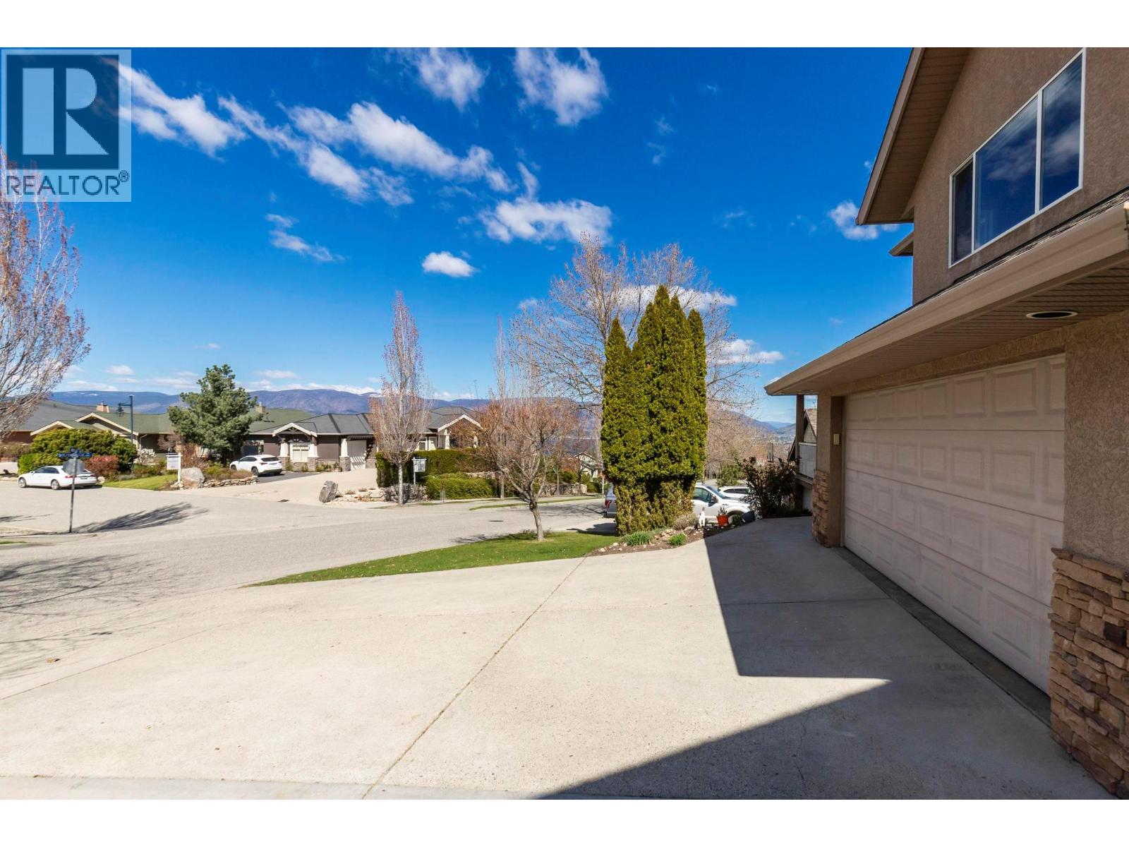 4945 South Ridge Drive, Kelowna, British Columbia  V1W 4Y2 - Photo 3 - 10381479