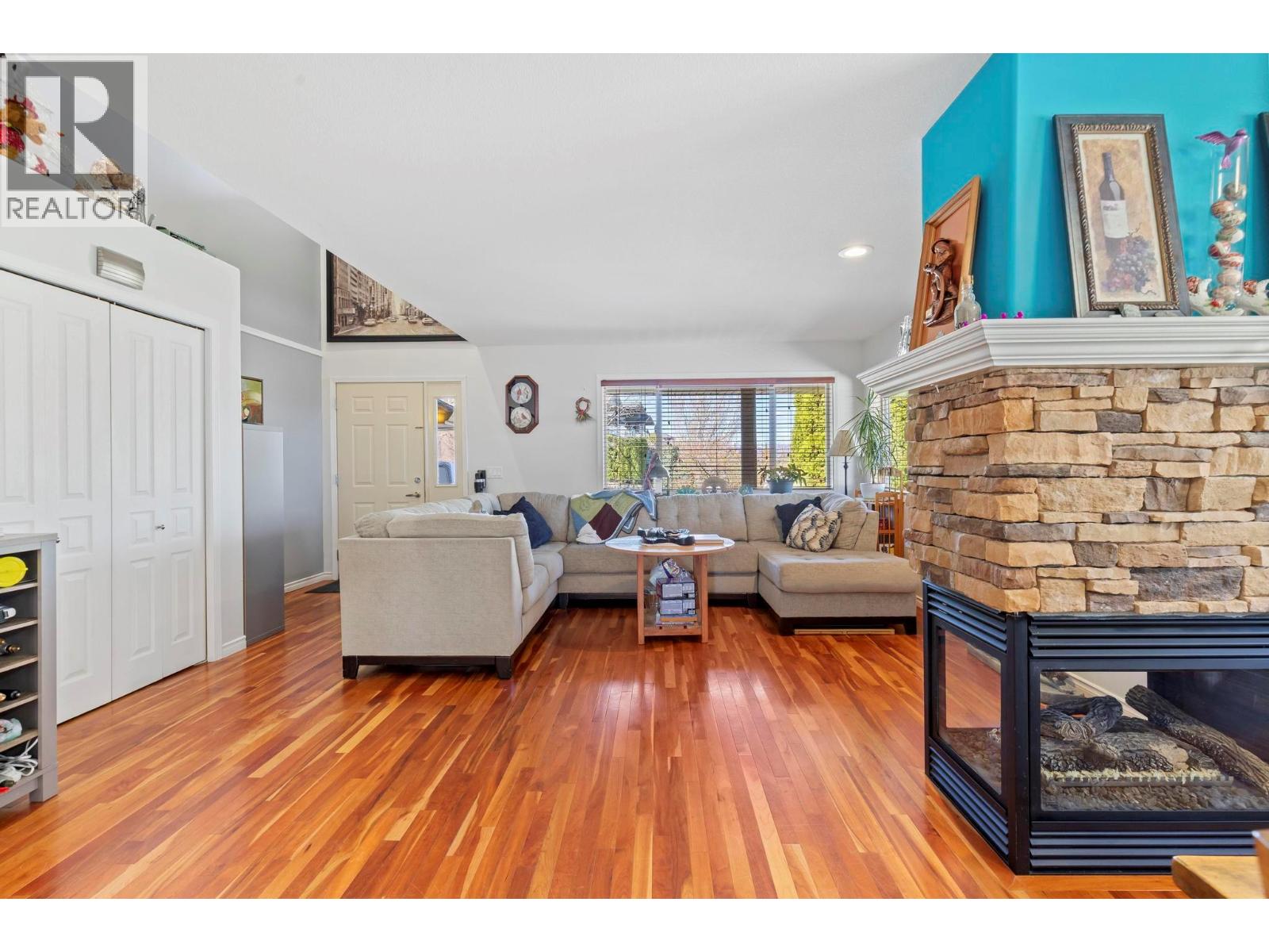 4945 South Ridge Drive, Kelowna, British Columbia  V1W 4Y2 - Photo 9 - 10381479