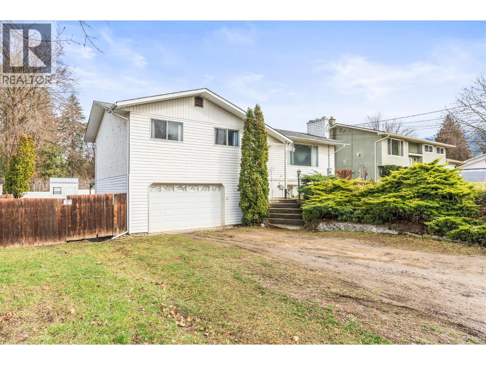 7905 Giles Drive, Coldstream, British Columbia  V1B 1G6 - Photo 2 - 10380564