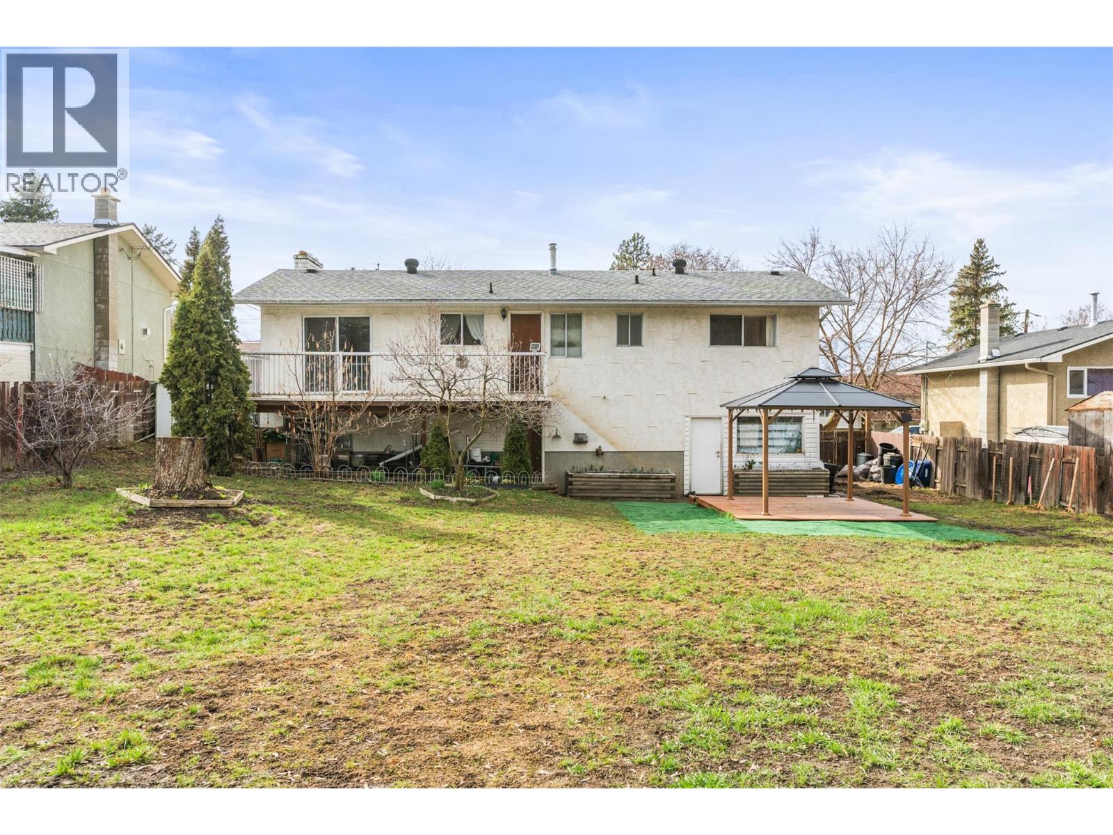 7905 Giles Drive, Coldstream, British Columbia  V1B 1G6 - Photo 4 - 10380564