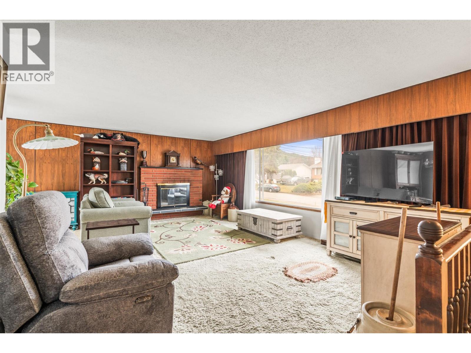 7905 Giles Drive, Coldstream, British Columbia  V1B 1G6 - Photo 6 - 10380564