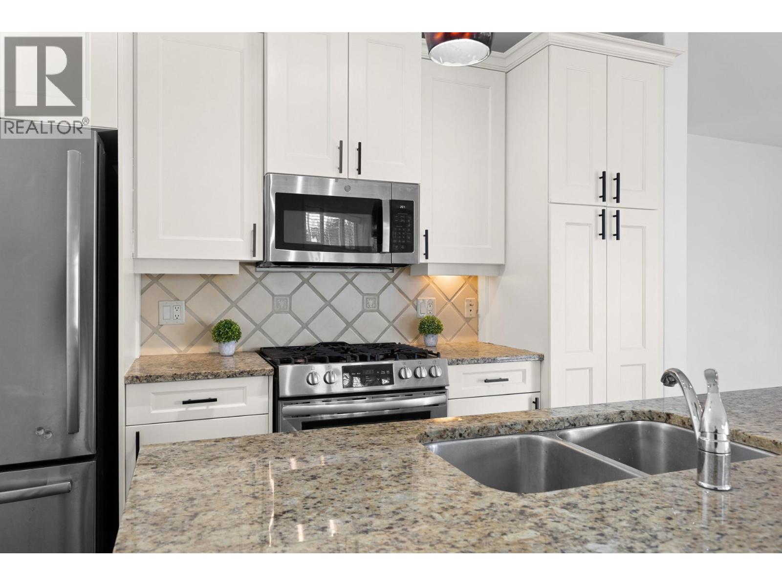 4042 Pritchard Drive N Unit# 2204, West Kelowna, British Columbia  V4T 3E4 - Photo 2 - 10381564