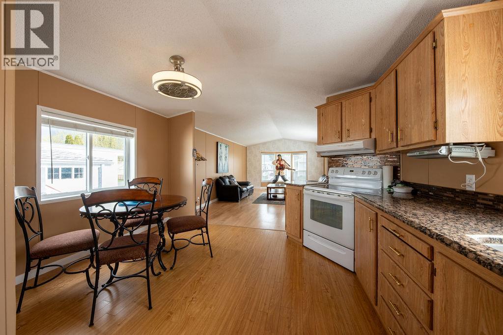 2400 Oakdale Way Unit# 6, Kamloops, British Columbia  V2B 7C4 - Photo 32 - 10381340