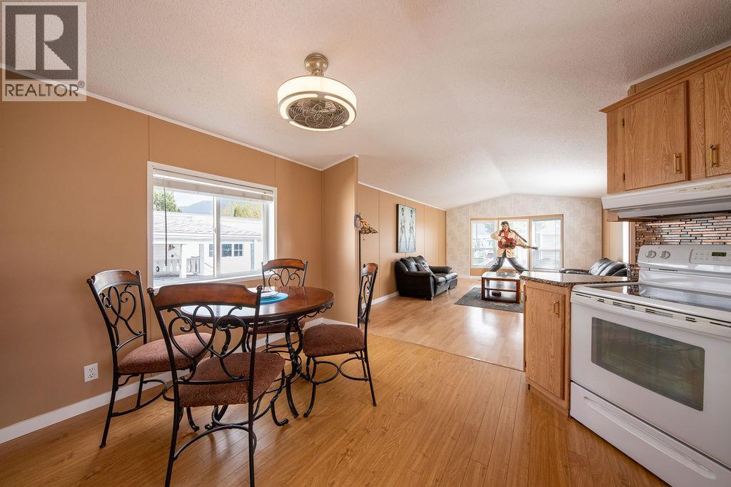 2400 Oakdale Way Unit# 6, Kamloops, British Columbia  V2B 7C4 - Photo 33 - 10381340