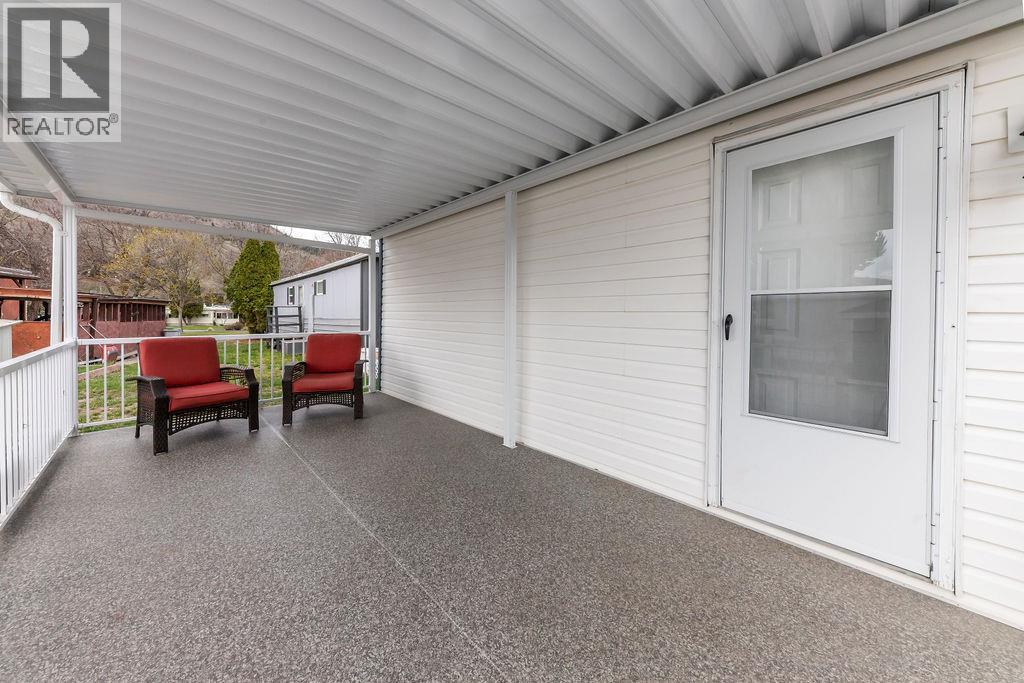 2400 Oakdale Way Unit# 6, Kamloops, British Columbia  V2B 7C4 - Photo 6 - 10381340